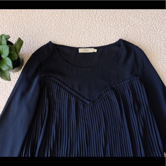 FINAL SALE Elodie pleated Top size medium - Picture 3 of 6